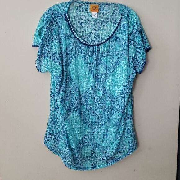 Large tee   - Picture 1 of 3